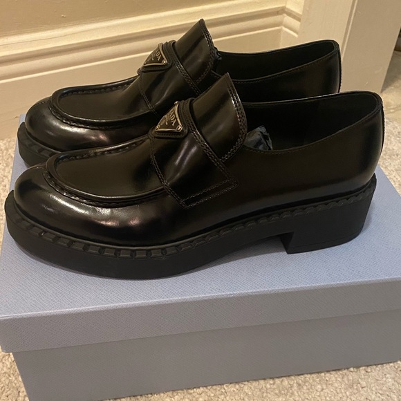 Prada Calzature Donna Black Leather Loafers - Picture 2 of 10